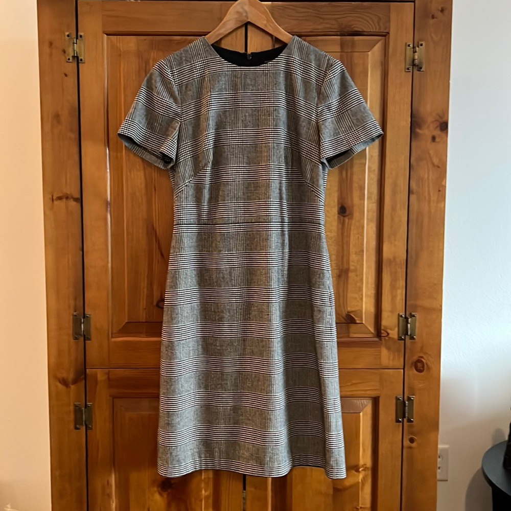Banana Republic, tweed dress.  Sz 4 tall (fits regular Sz 4 / 6)